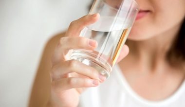 Aç karnına su içmenin faydaları