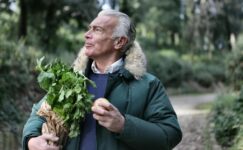 40 Yaş Sonrası Sağlıklı Yaşam Rehberi: Dinç ve Zinde Kalmanın Sırları 40 Yaş Sonrası Sağlıklı Yaşam Rehberi: Dinç ve Zinde Kalmanın Sırları